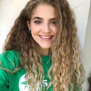 Meet your Posher, Maggie